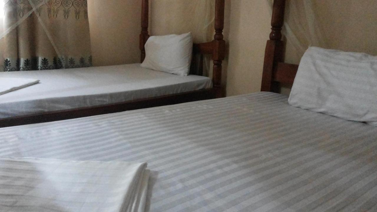 Rock Shadow Hotel Koboko Bagian luar foto